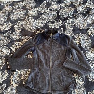 Gray Utility Jacket with Stand-Up Collar and Streamlined Silhouette